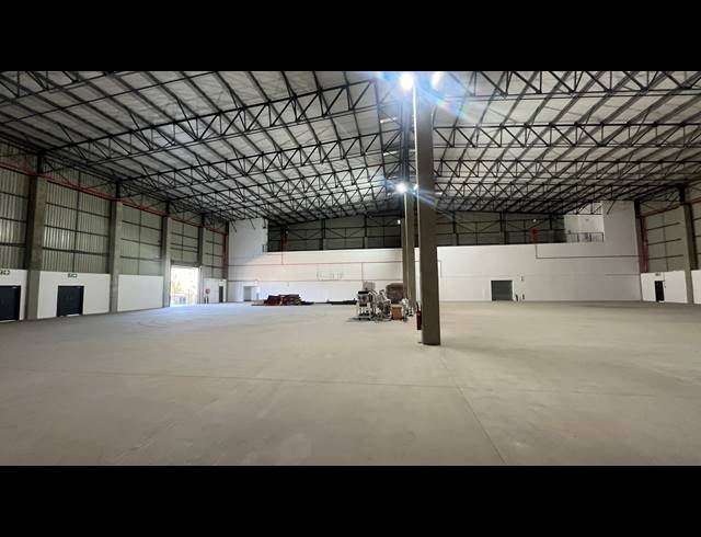 3,743M² WAREHOUSE TO LET IN SPARTAN
